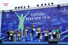 Vũ Văn Sơn, Hồng Lệ độc chiếm cự ly ‘nữ hoàng’ Ecopark Marathon 2019