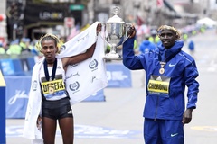 Boston Marathon 2019: Kawauchi chỉ về thứ 17, Cherono thắng sốc và lần đầu cho Degefa