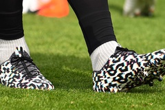 Với mẫu Tiempo thế hệ mới của Nike, Van Dijk sẽ “bắt chết” Messi?