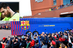Sau trận thua Liverpool, Messi bị xe bus Barca bỏ rơi khi ra sân bay