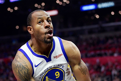 Andre Iguodala chia sẻ về áp lực tại Golden State Warriors: Ai bảo chơi bóng cho đội ĐKVĐ là sướng?