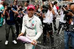 Mercedes chuẩn bị chắp thêm "cánh" cho Lewis Hamilton
