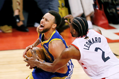 Bỏ qua chấn thương của Durant, hãy nhìn vào thứ đã giúp Warriors định đoạt Game 5 ngay trên đất Toronto