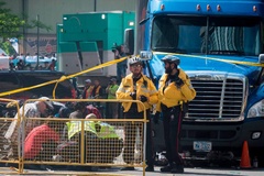 Nổ súng trong buổi diễu hành ăn mừng vô địch của Toronto Raptors khiến 4 người bị thương