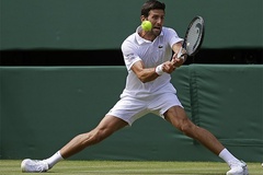 Djokovic khởi đầu hành trình bảo vệ ngôi vô địch Wimbledon thật kỳ dị khi thắng ngược cả 3 set