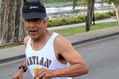Chân chạy 70 tuổi gian lận tại Los Angeles Marathon chết trên sông