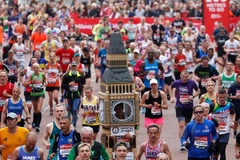 Vận động viên dự London Marathon 2019 bị sỉ nhục ‘béo ú, chậm như rùa’ được đền bù