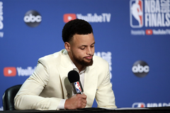 Hồi tưởng về Finals 2019: Stephen Curry thậm chí còn không đi nổi sau Game 6