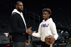 LeBron mơ được chơi bóng cùng con trai tại NBA, vì sao không chứ?