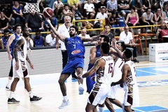 Italia rút gọn danh sách dự FIBA World Cup sau thất bại trên sân nhà