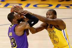 Golden State Warriors sẽ gặp Los Angeles Lakers đến 4 lần trong 5 trận Preseason