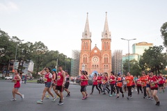 Chạy bộ mỗi ngày: Techcombank HCMC International Marathon quy đổi km ra tiền từ thiện