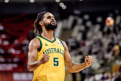 Patty Mills "cháy như bó đuốc", Úc vào bán kết FIBA World Cup đầu tiên