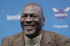 Michael Jordan bán cổ phần Charlotte Hornets