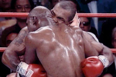 Holyfield và vết cắn của Mike Tyson: Tôi muốn cắn lại