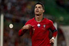 Ronaldo thăng hoa, Bồ Đào Nha dễ dàng giành chiến thắng