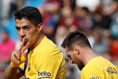 Suarez cân bằng thành tích ghi bàn của huyền thoại Barca