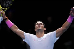 Kết quả quần vợt hôm nay, 16/11: Nadal lại thắng ngược Tsitsipas