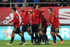 Tây Ban Nha, Italia đại thắng trong đêm mưa bàn thắng