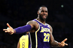 LA Lakers sẽ “nói chuyện với NBA” về LeBron James và công tác trọng tài
