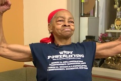 Tên trộm nhập viện vì đột nhập nhầm nhà của nữ VĐV thể hình 82 tuổi