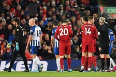 Liverpool suýt trả giá đắt vì thẻ đỏ tai hại của Alisson