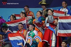 CĐV mở hội tại sân bóng rổ, Thái Lan tạo cơn địa chấn trước Philippines
