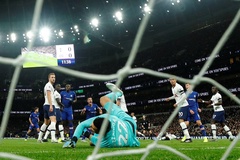 Mourinho mới dẫn dắt Tottenham 8 trận đã nhận kỷ lục buồn