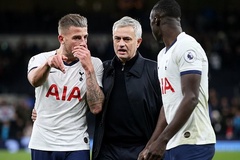 HLV Mourinho tiết lộ lý do kỳ lạ khiến hậu vệ Tottenham chơi không tốt