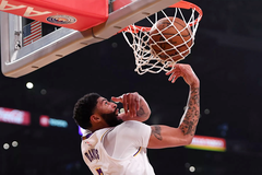 LA Lakers mở đầu năm 2020 bằng màn "chết hụt" trước Phoenix Suns