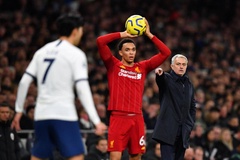 Mourinho chế giễu VAR không phạt cầu thủ Liverpool phạm lỗi nguy hiểm