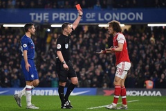 Cặp trung vệ Arsenal bị chế giễu không thương tiếc sau sai lầm trước Chelsea