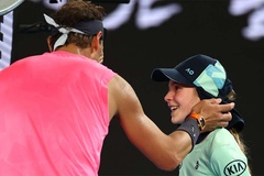 Kết quả Úc Mở rộng ngày 23/1: Đáng chú ý nhất là tình huống Nadal xin lỗi bé gái nhặt bóng!