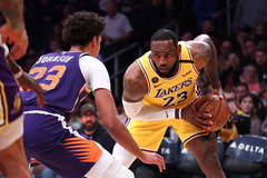 Bảng xếp hạng NBA ngày 11/2: Bucks rủ Lakers xây chắc ngôi đầu