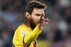 Messi đưa ra mệnh lệnh cho các đồng đội trước khi Barca ngược dòng