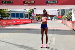 Kỷ lục thế giới chạy marathon nữ chính thức được công nhận sau… hơn 4 tháng thiết lập