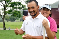 Cha của golfer số 1 Việt Nam lo từng ngày con gái đang “mắc kẹt” ở Mỹ