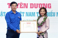 “Cô gái không phổi” Nguyễn Thị Oanh nhận bằng khen của Thủ tướng Chính phủ
