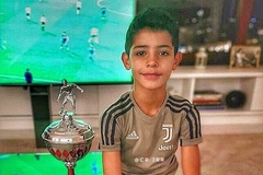 Con trai Ronaldo trở thành ngôi sao trên TikTok