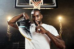 Tìm hiểu về hợp đồng giày bóng rổ - Kỳ 3: Các hãng giày lôi kéo cầu thủ như thế nào?
