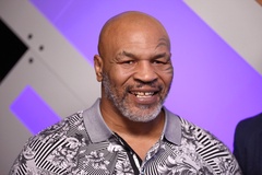"Ông già" 53 tuổi Mike Tyson tập luyện để trở lại