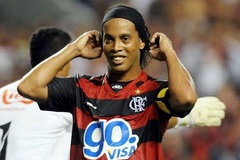 Ronaldinho đòi điều khoản "ăn chơi" trong hợp đồng với Flamengo
