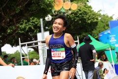 “Dị nhân lưng gù” mơ được phẫu thuật để chạy marathon lâu dài