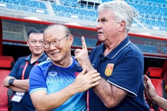 Thầy HLV Park Hang-seo nhận lời nâng tầm bóng đá Curacao