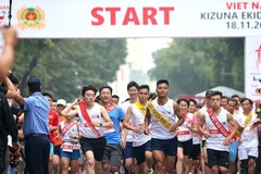 Hơn 800 runner hào hứng hưởng ứng giải chạy tiếp sức Kizuna Ekiden