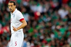 Rio Ferdinand tiết lộ về chuyến bay kinh hoàng tưởng chừng như sẽ xóa sổ toàn bộ Thế hệ Vàng bóng đá Anh