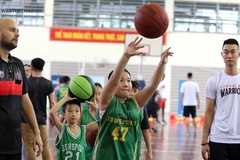 Thang Long Warriors gây ấn tượng mạnh với các em nhỏ Junsport trong buổi School Visit