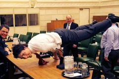 Justin Trudeau, nguyên thủ đàm phán ngoại giao bằng chạy bộ