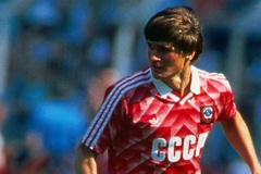 Video 50 bàn đẹp nhất lịch sử World Cup: Vasyl Rats nã đại bác