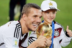 Podolski lại lên chức bố đúng dịp EURO